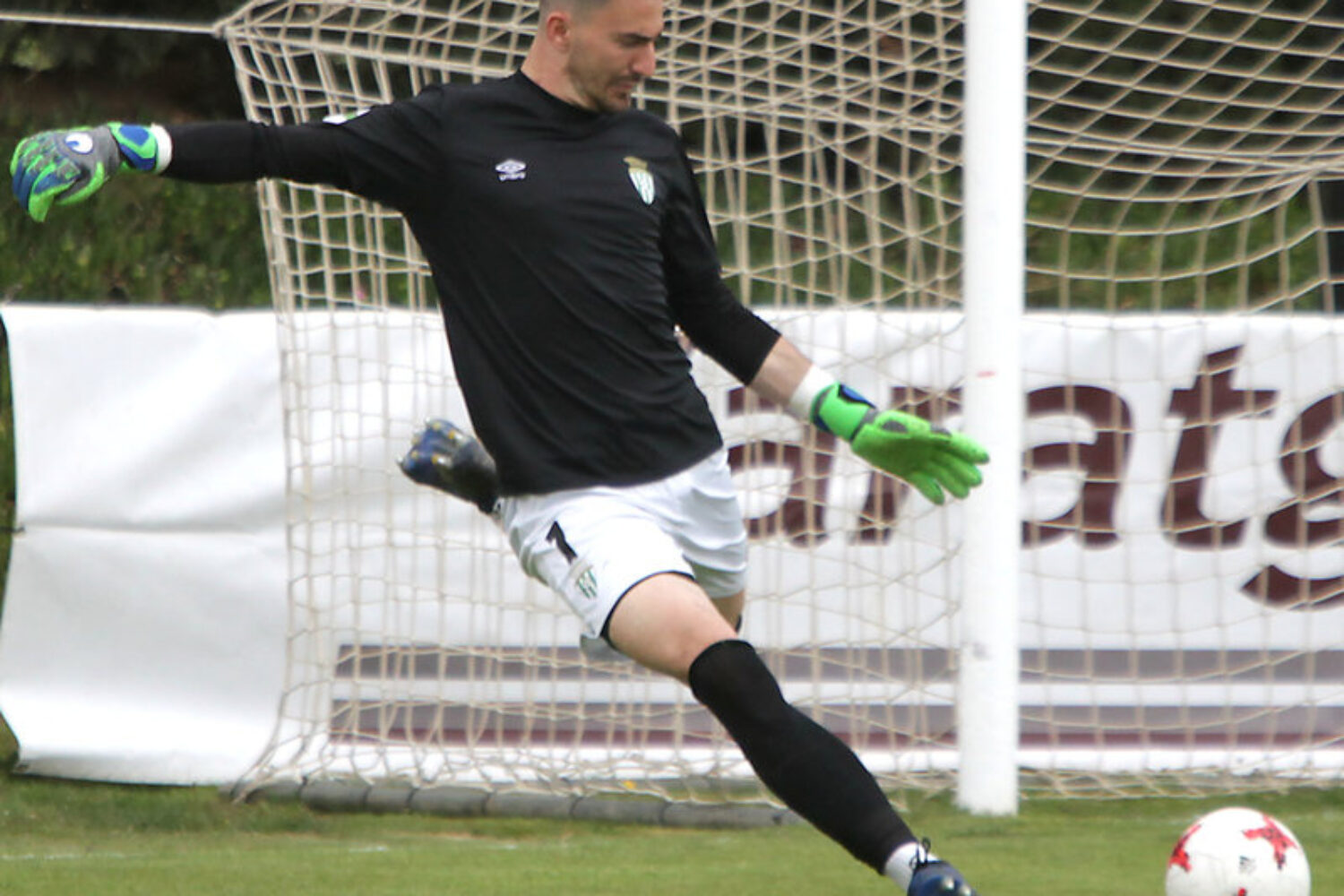 Peralada Futbol. Temporada 2017/18. 2a divisió B. Partit entre el Peralada i l'Ontinyent al municipal de Peralada.