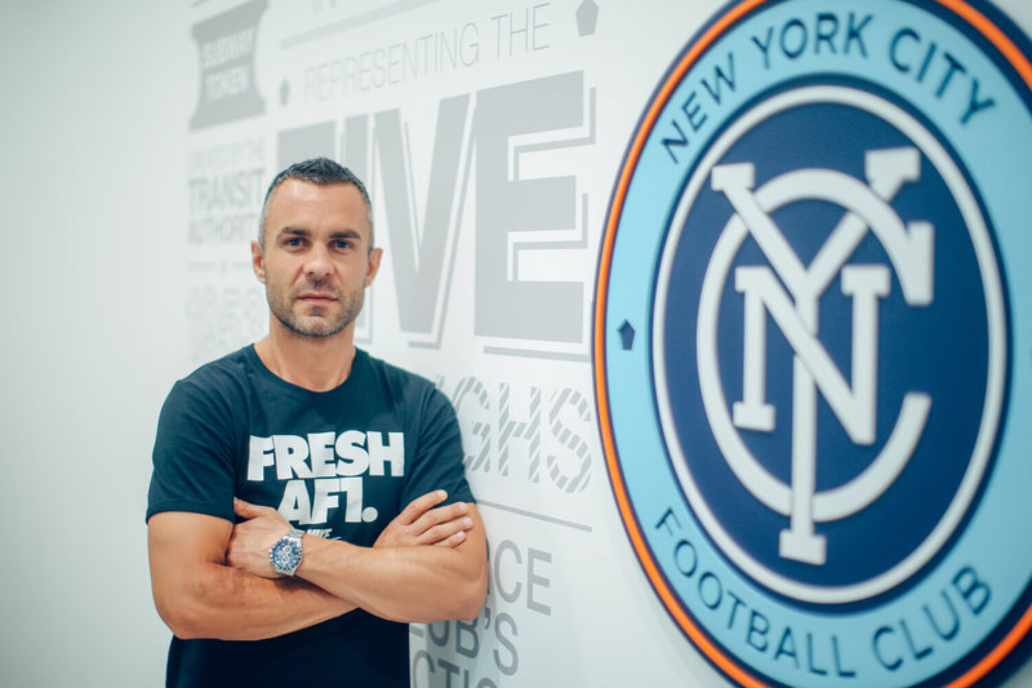 Eloi Amagat firma por el New York City JVSPORTS